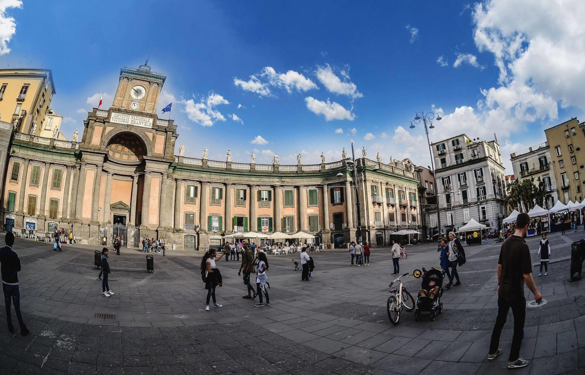 Le 4 Stagioni Napoli Centro Otel Dış mekan fotoğraf